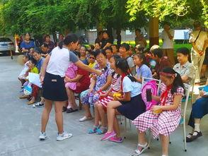 上课吃瓜看戏,看戏吃瓜,乐享学习时光