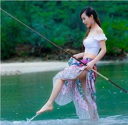 跳江的美女吃瓜,揭秘背后的真相与吃瓜群众的狂欢